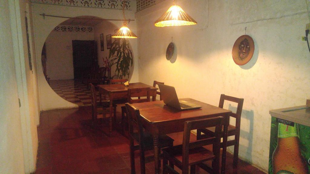 Casa Nica Leon Hostel Exteriér fotografie