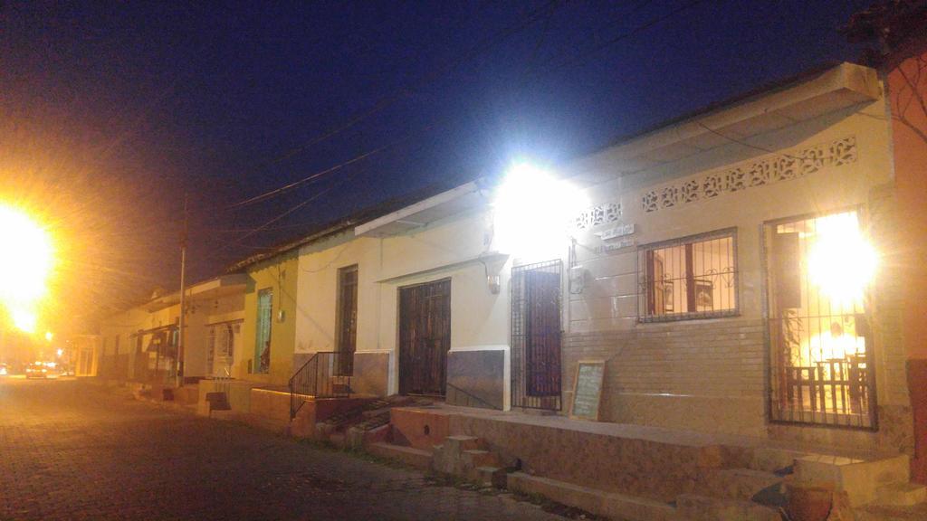 Casa Nica Leon Hostel Exteriér fotografie